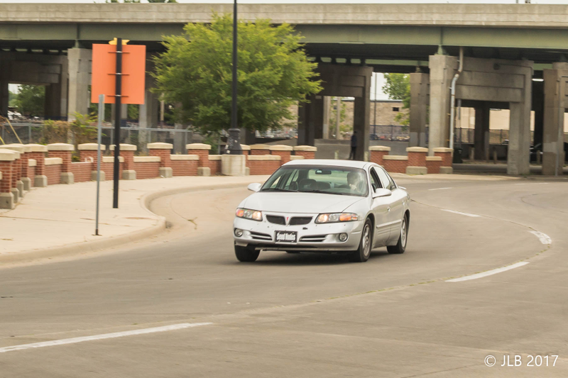 Illustration for article titled Pontiac Bonneville Photoshoot - Photo dump